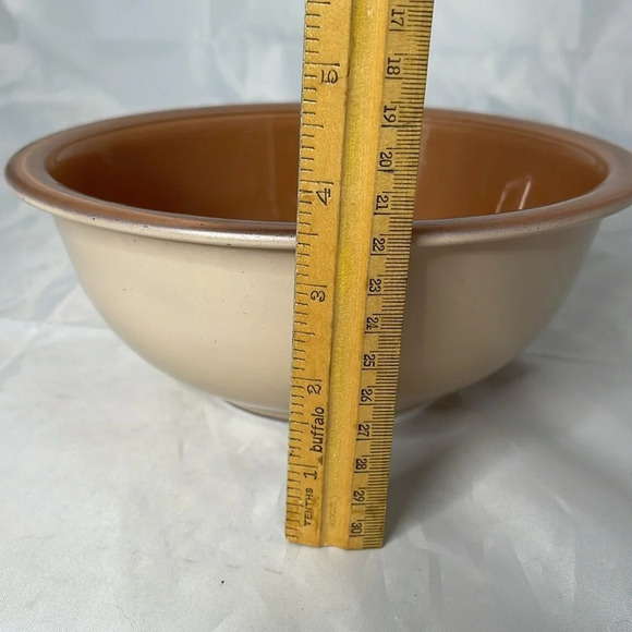 Pyrex Tan and Brown Mixing Bowl - Picture 10 of 11